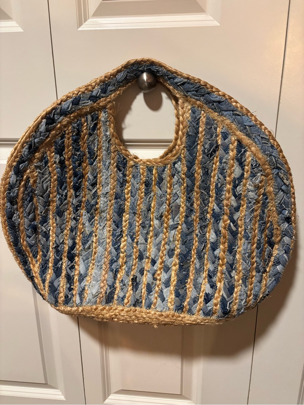 Antik Kraft Round Braided Straw Tote Bag with Blue Accent. New.